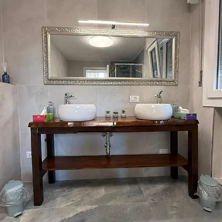 Il Balcone Fiorito Couette-café Imola