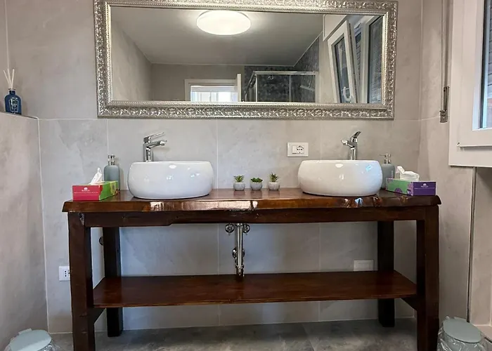 Il Balcone Fiorito Oda ve Kahvaltı Imola